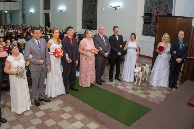 Casais em casamento comunitário realizado em 2019