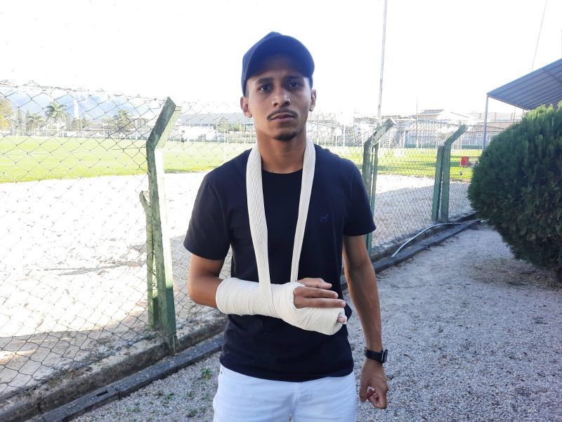 Desfalque: Andrew, do Figueirense, deve ficar fora do time por ao menos três semanas