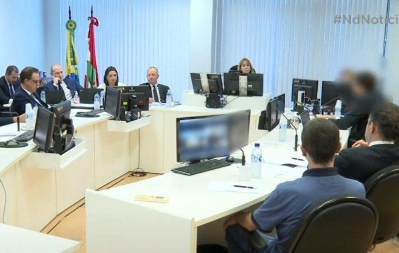 Mensageiro: suspeitos usaram código e apagaram mensagens para camuflar esquema, aponta MP