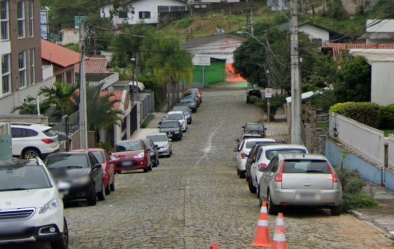 Im&oacute;vel no bairro Itoupava Seca foi assaltado na madrugada desta sexta-feira (9) – Foto: Google Street View/Divulga&ccedil;&atilde;o/ND