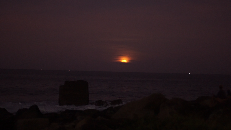 Morro das Pedras &eacute; um dos lugares legais no Sul da Ilha para conferir o fim de tarde e in&iacute;cio da noite – Foto: Reprodu&ccedil;&atilde;o NDTV RecordTV/ND