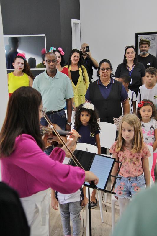 Durante a celebração músicos locais se apresentaram ao público 