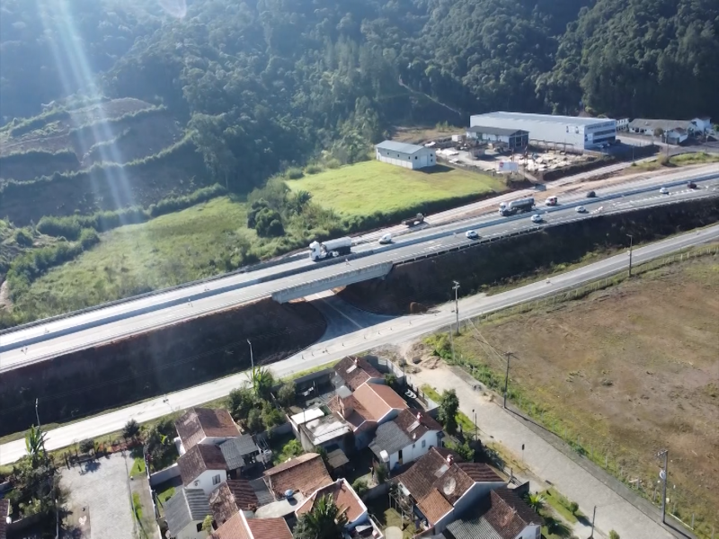 Viaduto da BR-470 em Gaspar foi liberado nesta terça-feira (27) 
