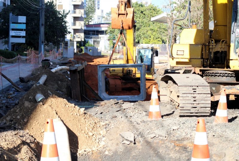 Obras de macrodrenagem: tr&acirc;nsito ter&aacute; bloqueios parciais na &aacute;rea central de Crici&uacute;ma – Foto: Jhulian Pereira/Decom/Divulga&ccedil;&atilde;o/ND
