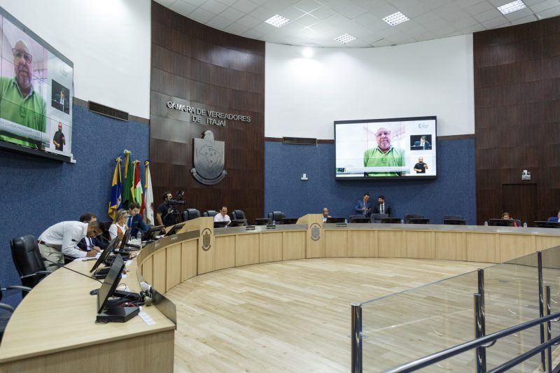 Vereadores ouvem testemunhas