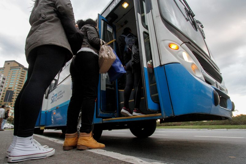 Ônibus de Florianópolis podem ser gratuitos para crianças de 5 anos