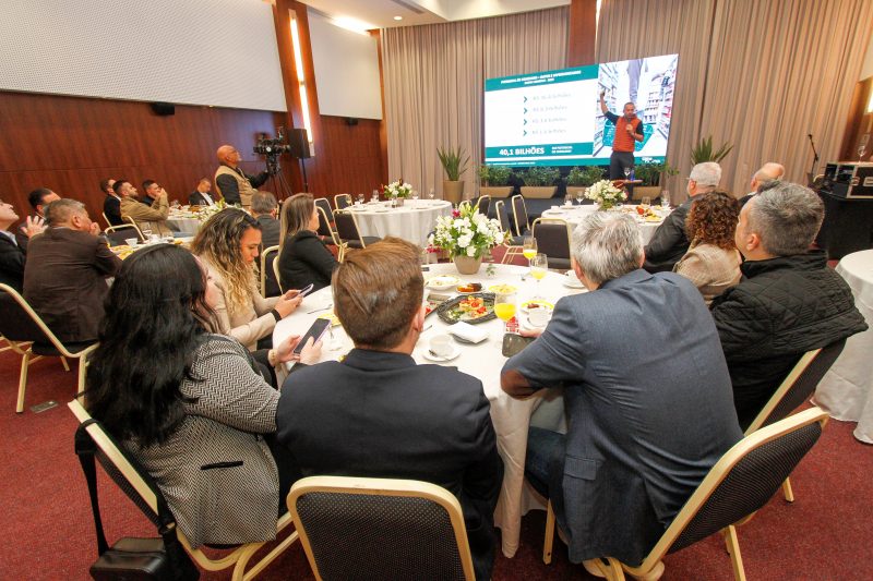 Evento reuniu empres&aacute;rios do setor do varejo de alimentos – Foto: Leo Munhoz/ND