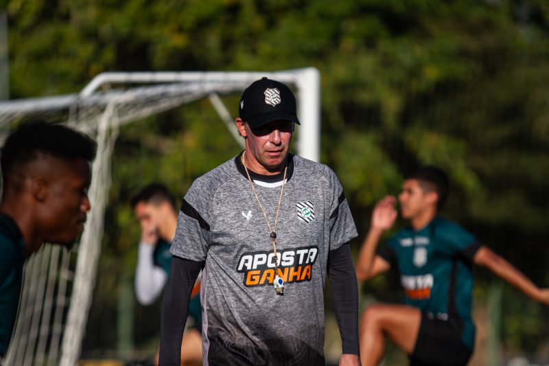 Paulo Baier não joga a toalha por classificação do Figueirense