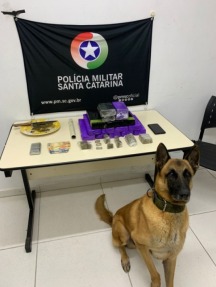 Prisão aconteceu após rondas preventivas na noite de sexta-feira (9) 