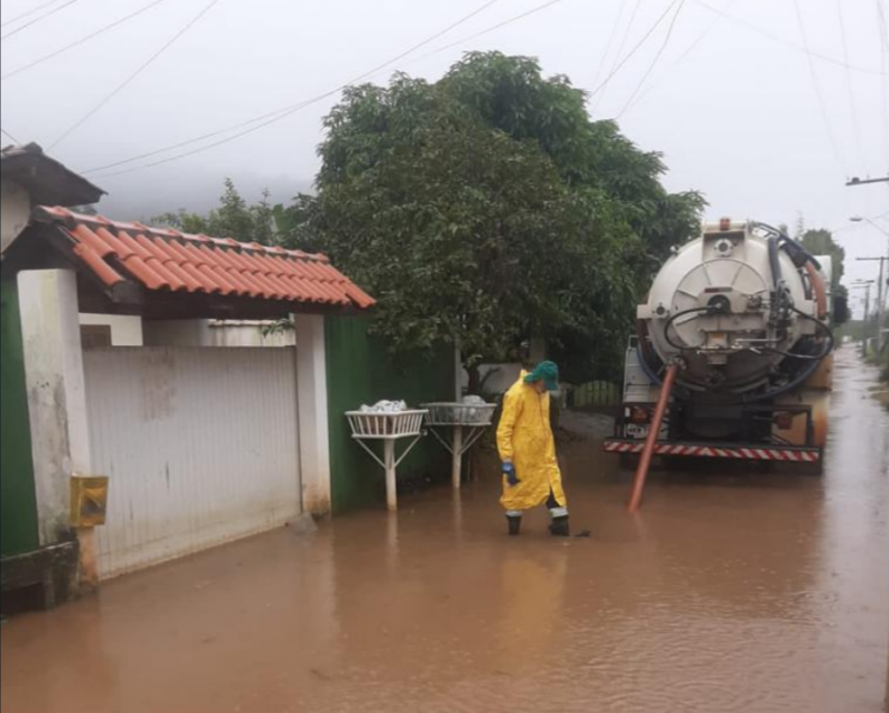 Ruas de Florian&oacute;polis registram alagamentos durante a quinta-feira – Foto: GMF/Divulga&ccedil;&atilde;o/ND