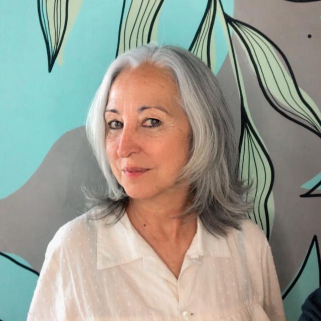 Salete Boschi trabalha com bordados h&aacute; mais de 50 anos em Florian&oacute;polis – Foto: Arquivo pessoal/Divulga&ccedil;&atilde;o/ND