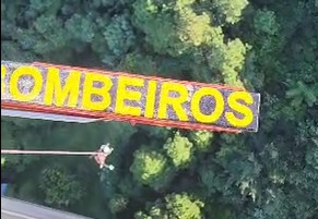 Homem é resgatado em Bombinhas 