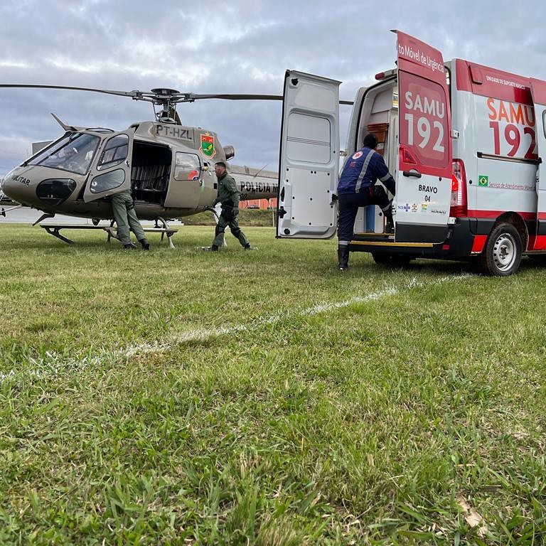 SAMU e polícia militar trabalharam juntos para atendimento da vítima