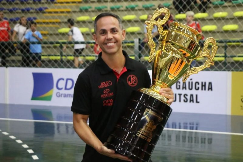 Preparador físico Harrison Muzzy deixa o JEC Futsal após um ano e meio
