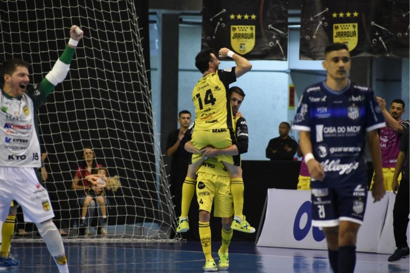 Jaraguá Futsal enfrenta o Esporte Futuro, no Paraná