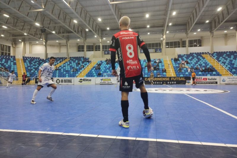 JEC Futsal e Tubarão se enfrentam nesta terça-feira (21)