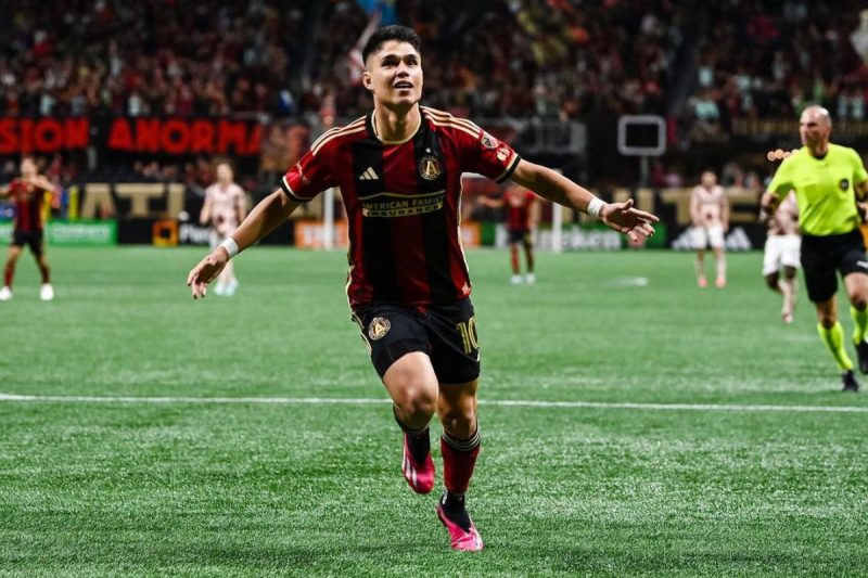 Saiba quem é Luiz Araújo, novo reforço do Flamengo