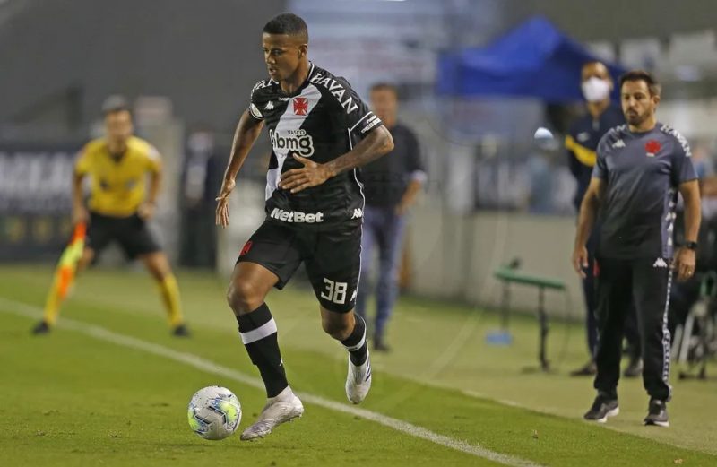 Ex-jogador do Vasco é banido do futebol em julgamento de esquema