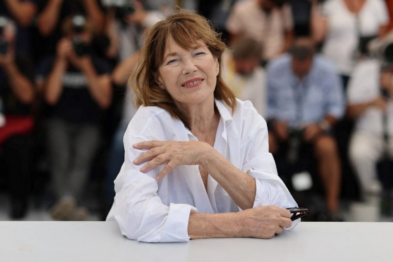 Cantora e atriz brit&acirc;nica Jane Birkin posa para uma foto do filme “Jane par Charlotte” (Jane By Charlotte) no Festival de Cannes, em 2021. Ela morreu neste domingo (16), em Paris. – Foto: Valery Hache/AFP