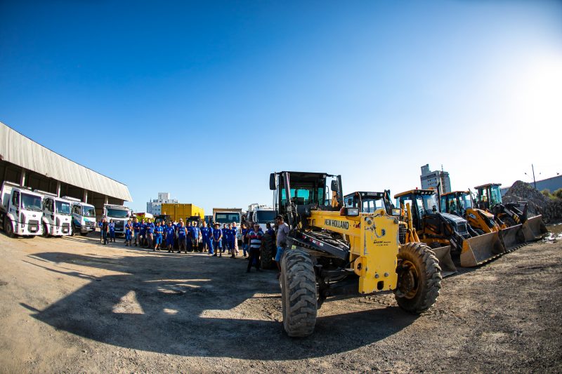 Trabalho de preven&ccedil;&atilde;o ocorre para evitar alagamentos e danos a resid&ecirc;ncias e ruas no per&iacute;odo chuvoso&nbsp;– Foto: Prefeitura de Palho&ccedil;a/Divulga&ccedil;&atilde;o