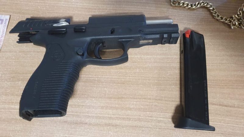 The weapon allegedly used in the crime has been seized by the police.  – Photo: Portal Agora