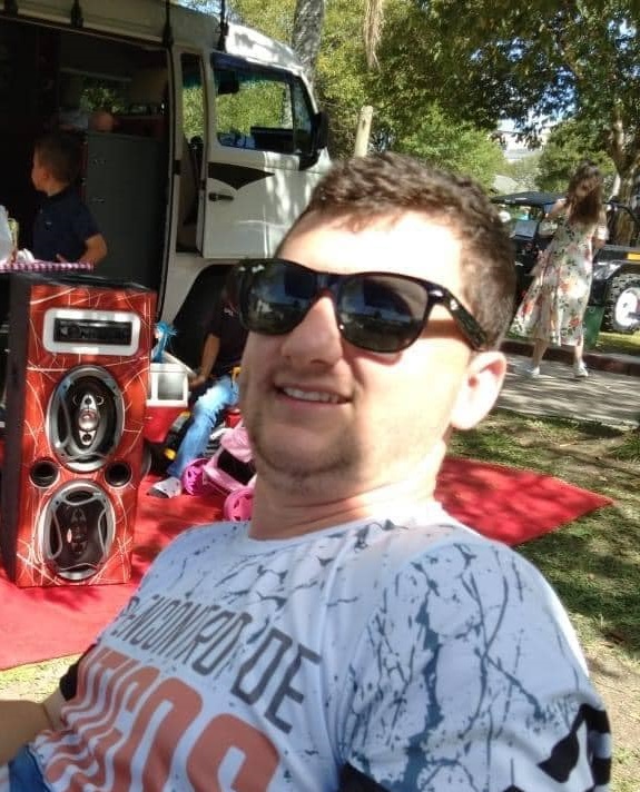 Luis Moacir Adriano, de 28 anos, foi encontrado morto ap&oacute;s carro cair no rio Itaja&iacute; do Sul, no s&aacute;bado (15) – Foto: Redes Sociais/Divulga&ccedil;&atilde;o/ND