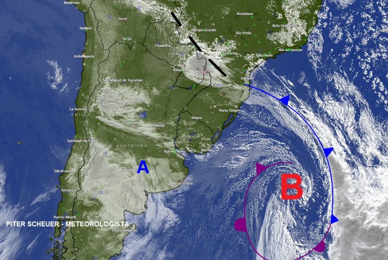 Frente fria avança sobre Santa Catarina e traz chuvas, rajadas de vento intensas, raios e eventual queda de granizo.