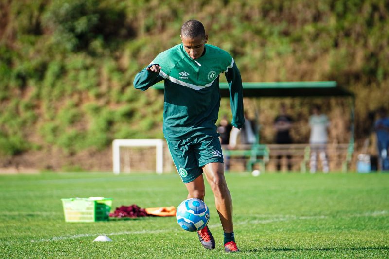 Chapecoense recebeu 55 cartões amarelos