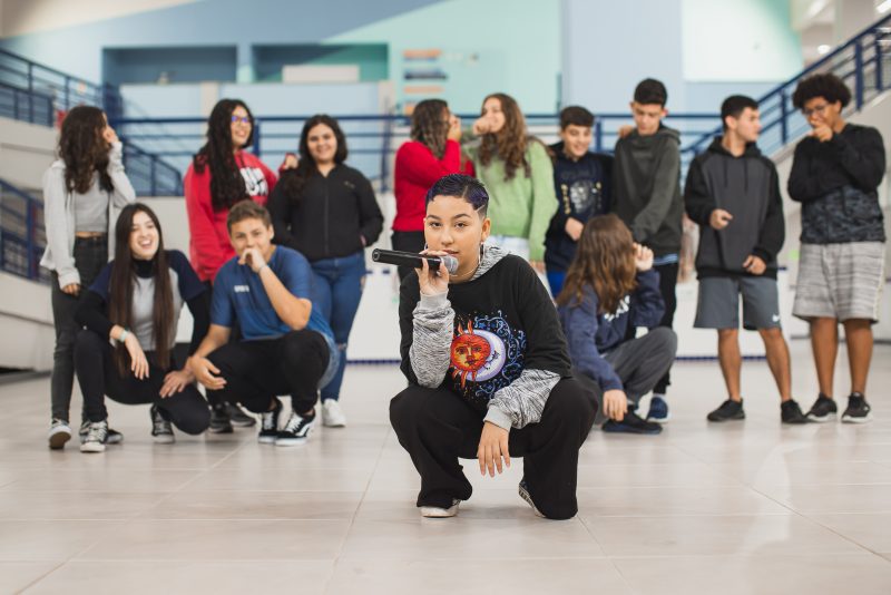 A jovem participa de batalhas de rap desde 2021, expondo pensamentos e críticas sociais