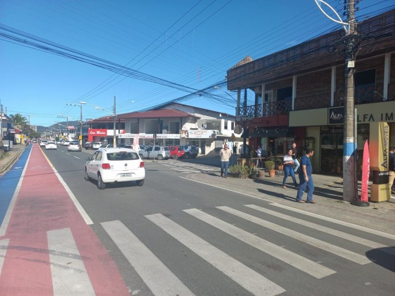 Motociclista atropelou idoso no Centro de Penha