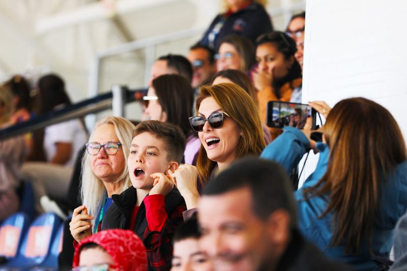 Ana Hickmann aproveitou Beto Carrero com o filho e o marido