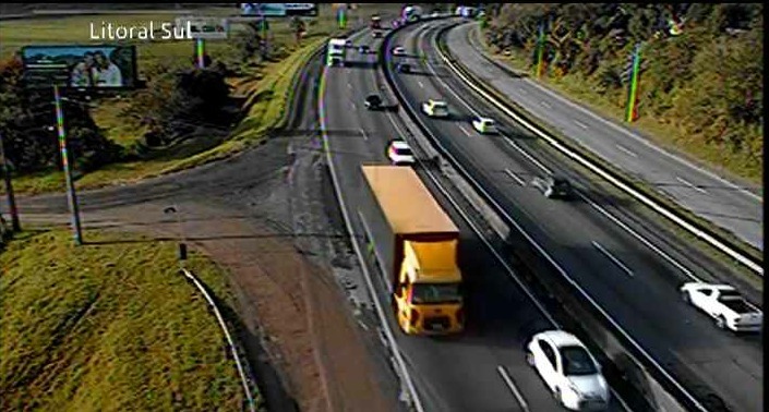 Queda de moto causa filas na BR-101