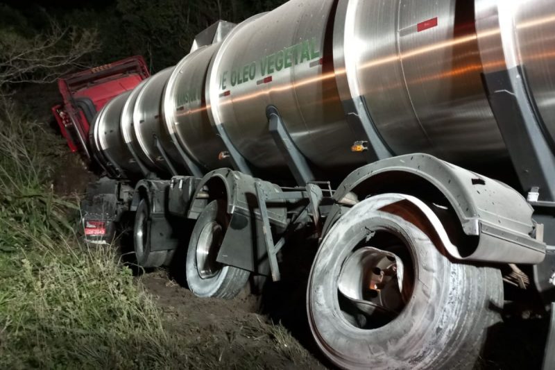 Acidente foi registrado por volta das 23h – Foto: Corpo de Bombeiros Militar/Divulga&ccedil;&atilde;o
