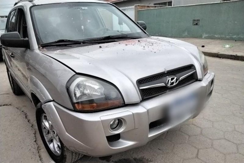 Ve&iacute;culo com placas de S&atilde;o Paulo foi recuperado ap&oacute;s persegui&ccedil;&atilde;o – Foto: Pol&iacute;cia Militar/Reprodu&ccedil;&atilde;o/ND