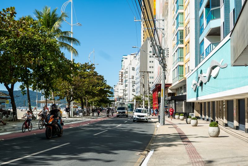 Trânsito em Balneário Camboriú, avenida atlântica interditada