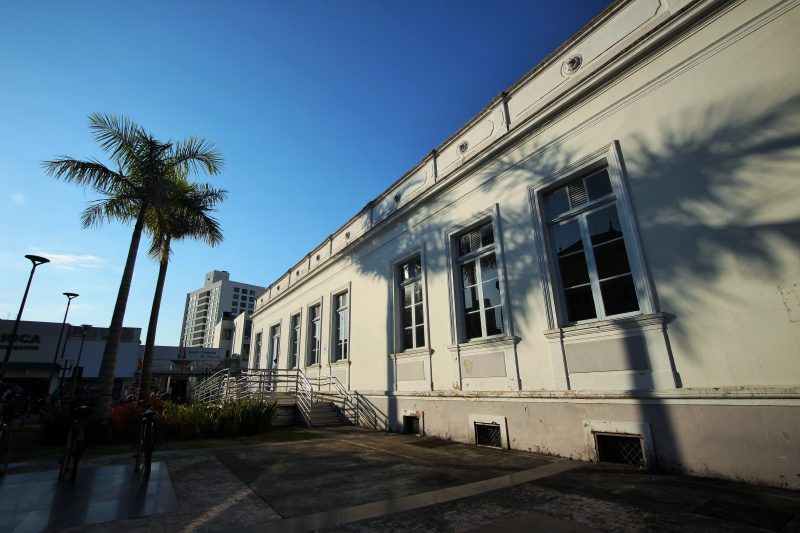 O contrato prev&ecirc; o restauro da edifica&ccedil;&atilde;o, com a manuten&ccedil;&atilde;o preventiva da Casa da Cultura, que &eacute; patrim&ocirc;nio tombado – Foto: James Louren&ccedil;o