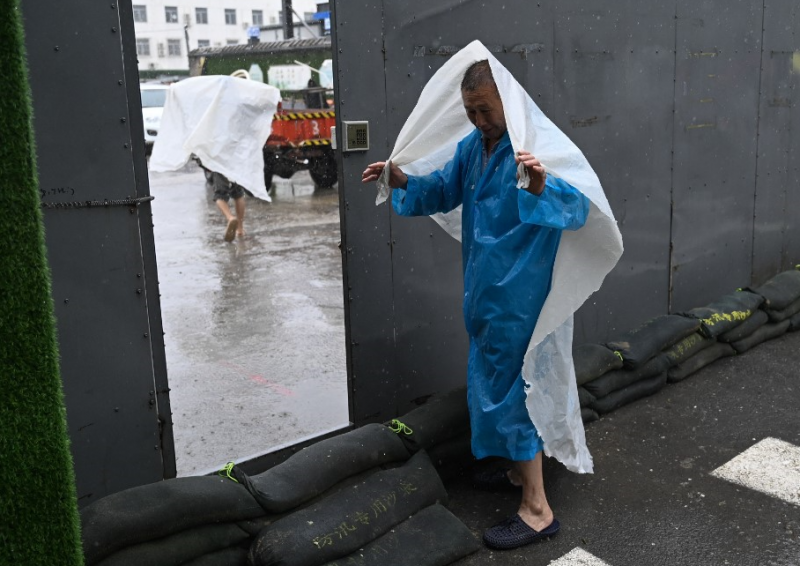 Tufão deixa China em alerta