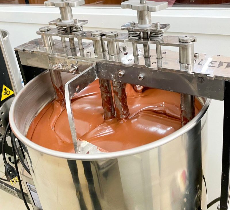 Empresa &eacute; uma primeiras f&aacute;bricas do Brasil no segmento bean to bar; entenda conceito – Foto: Mio Cacau/Divulga&ccedil;&atilde;o/ND