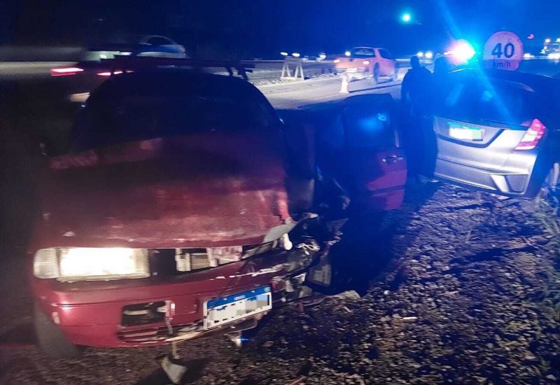 O motorista do veículo Santana morreu. 