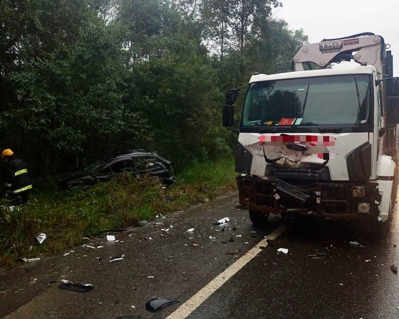 Acidente aconteceu na BR-282 em Campos Novos. – Foto: Corpo de Bombeiros Militar/Divulga&ccedil;&atilde;o/ND