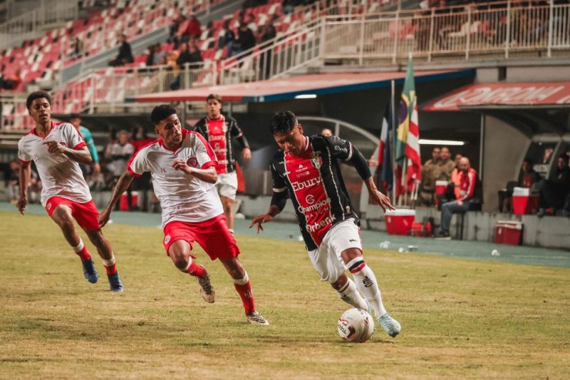 JEC venceu o Herc&iacute;lio Luz e voltou ao G-4 restando apenas uma rodada para o fim da fase classificat&oacute;ria – Foto: Ivanor Bento J&uacute;nior/JEC/Divulga&ccedil;&atilde;o/ND