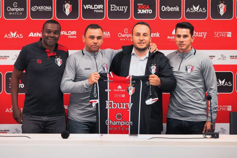 Fabinho Santos volta para comandar o JEC na Copa Santa Catarina e Catarinense