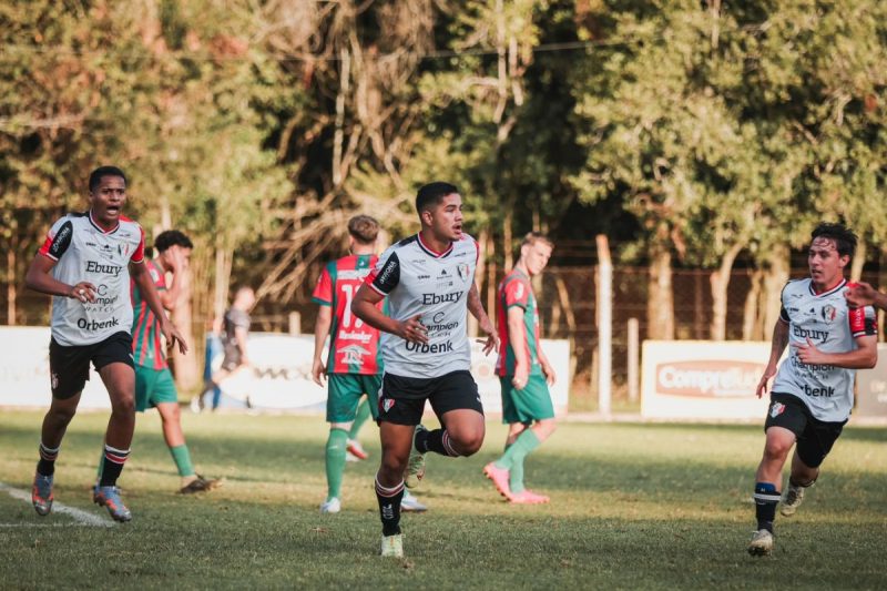 Com gol de Porto nos minutos finais, JEC fica no 2 a 2 com o Concórdia