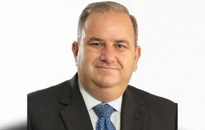 Investigado na Operação Mensageiro, o prefeito de Pescaria Brava, Deyvisonn de Souza, deve voltar à prisão