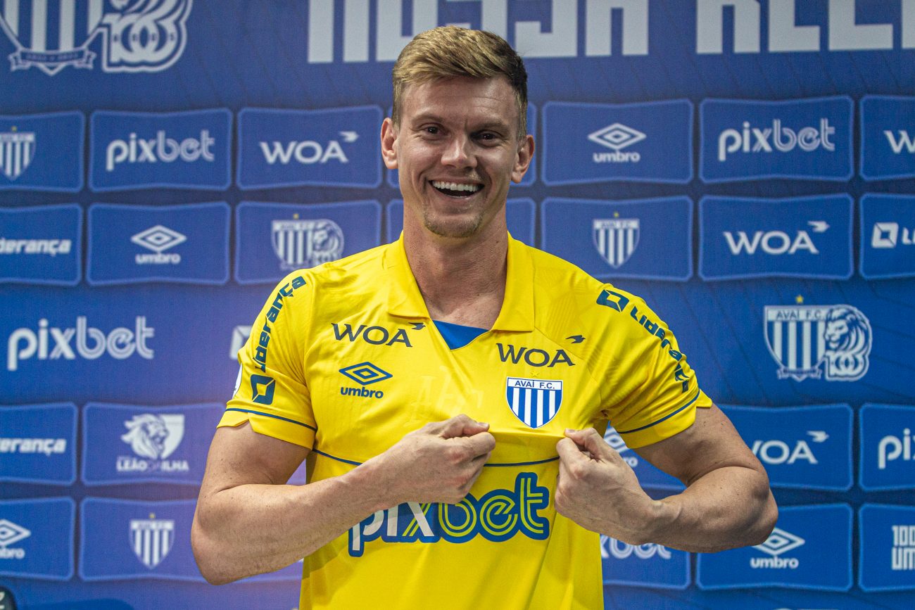 Douglas Friedrich de saída do Avaí