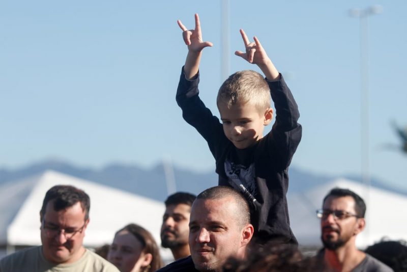 Edson Luis e o mais novo rockeiro de S&atilde;o Jos&eacute;, Lucas Wagner – Foto: Leo Munhoz/ND