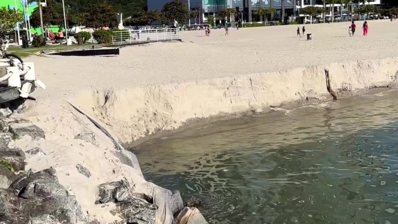 Novo degrau em praia de Balneário Camboriú