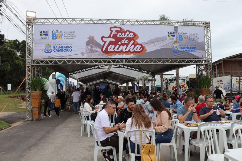 Festa da tainha abriu as comemorações dos 59 anos de Balneário Camboriú