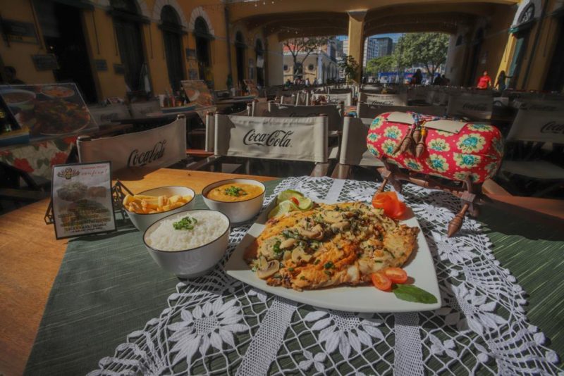 Os turistas ficam encantados com os pratos mais simples, que s&atilde;o a base de frutos do mar – Foto: Prefeitura Municipal de Florian&oacute;polis/Divulga&ccedil;&atilde;o