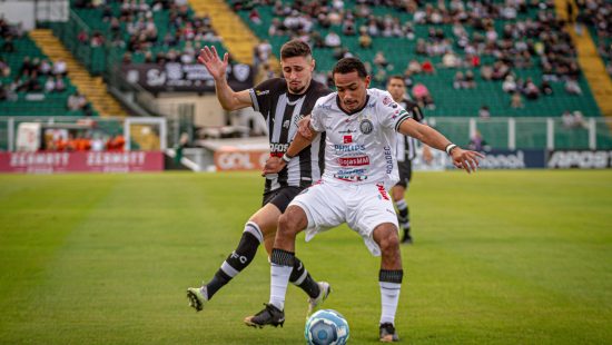 Dono' da lateral direita do Flamengo, Wesley chama atenção pela